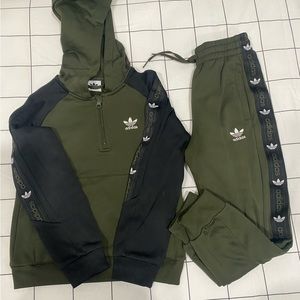 Adidas hoodie set⭐️